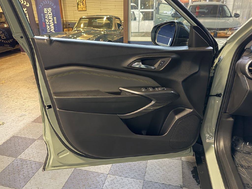 Used 2026 Chevrolet Trax ACTIV w/ Driver Confidence Package image 23