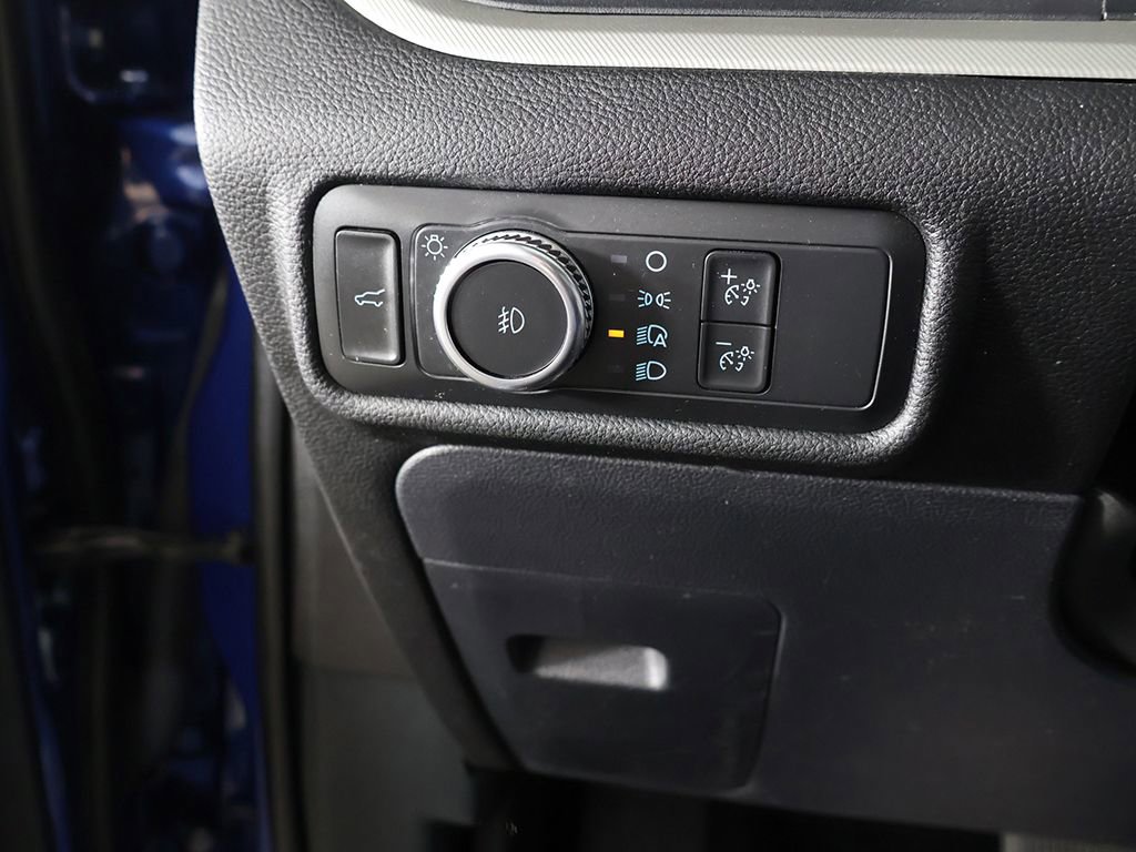 Used 2022 Ford Explorer XLT w/ Equipment Group 202A AWD/4WD image 38