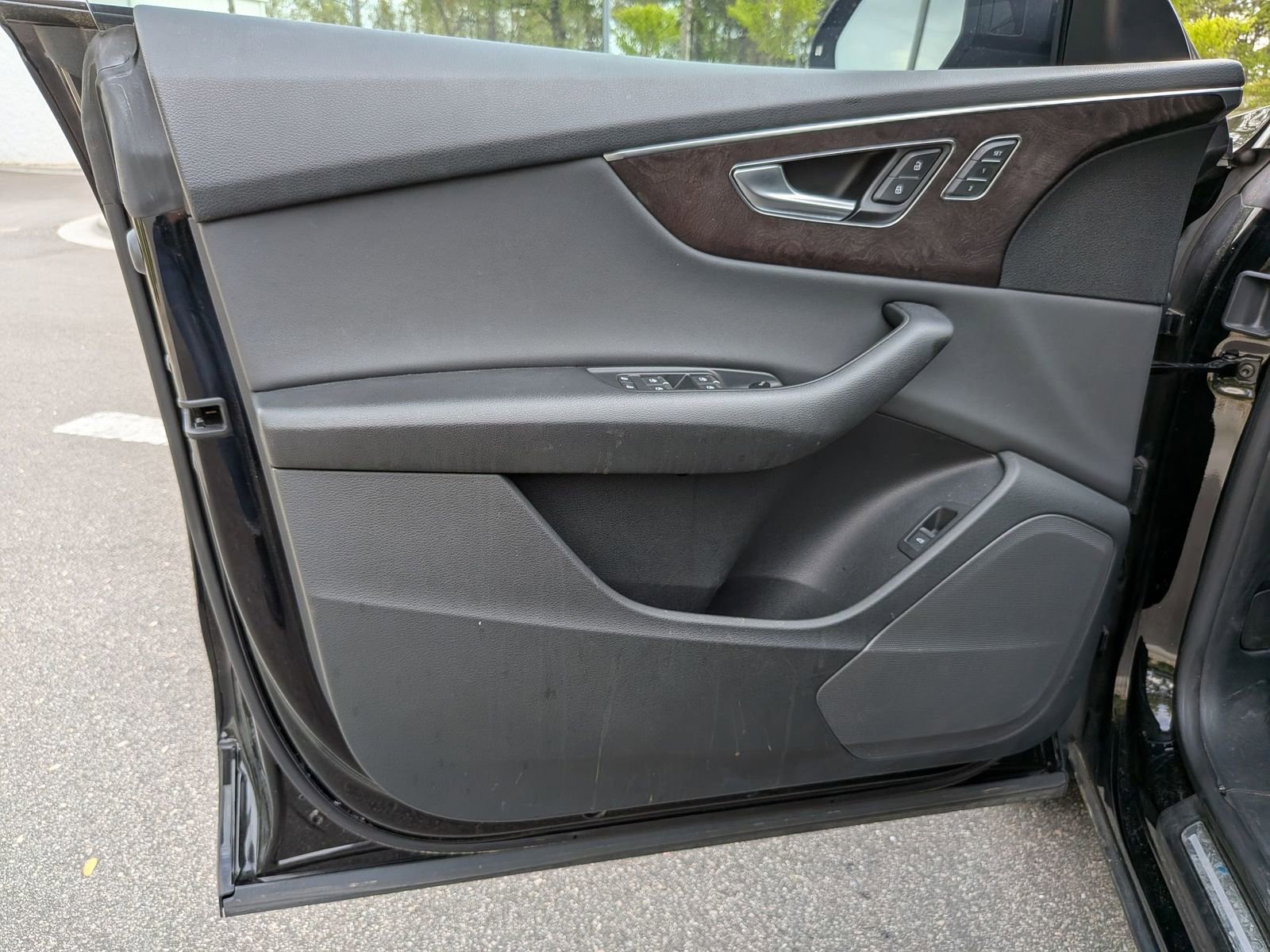 Used 2019 Audi Q8 Premium image 12