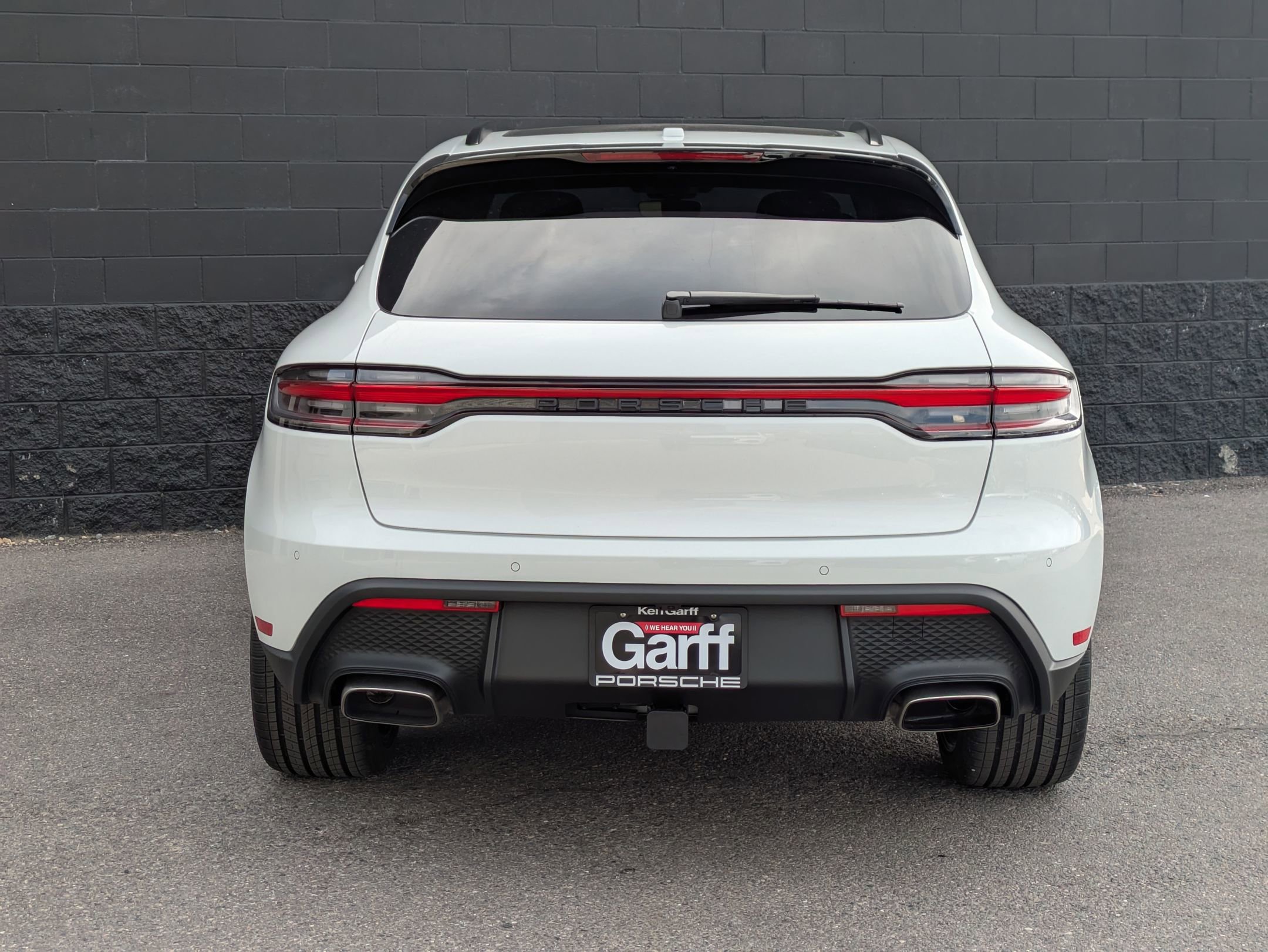 Certified 2025 Porsche Macan image 11