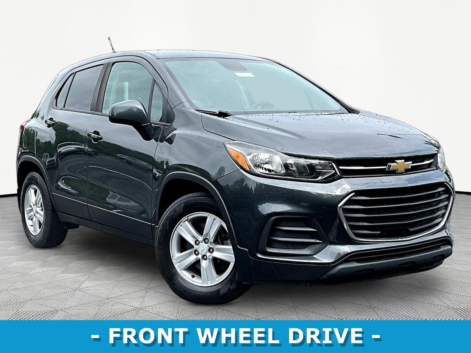 Used 2020 Chevrolet Trax LS w/ Tint and Cruise Package FWD image 3