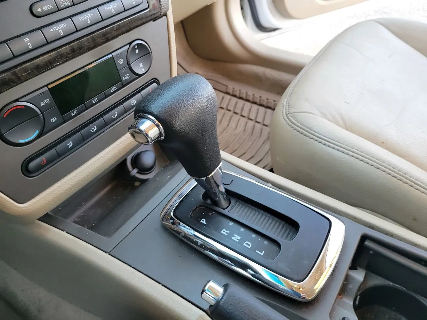 Used 2006 Mercury Milan Premier image 24