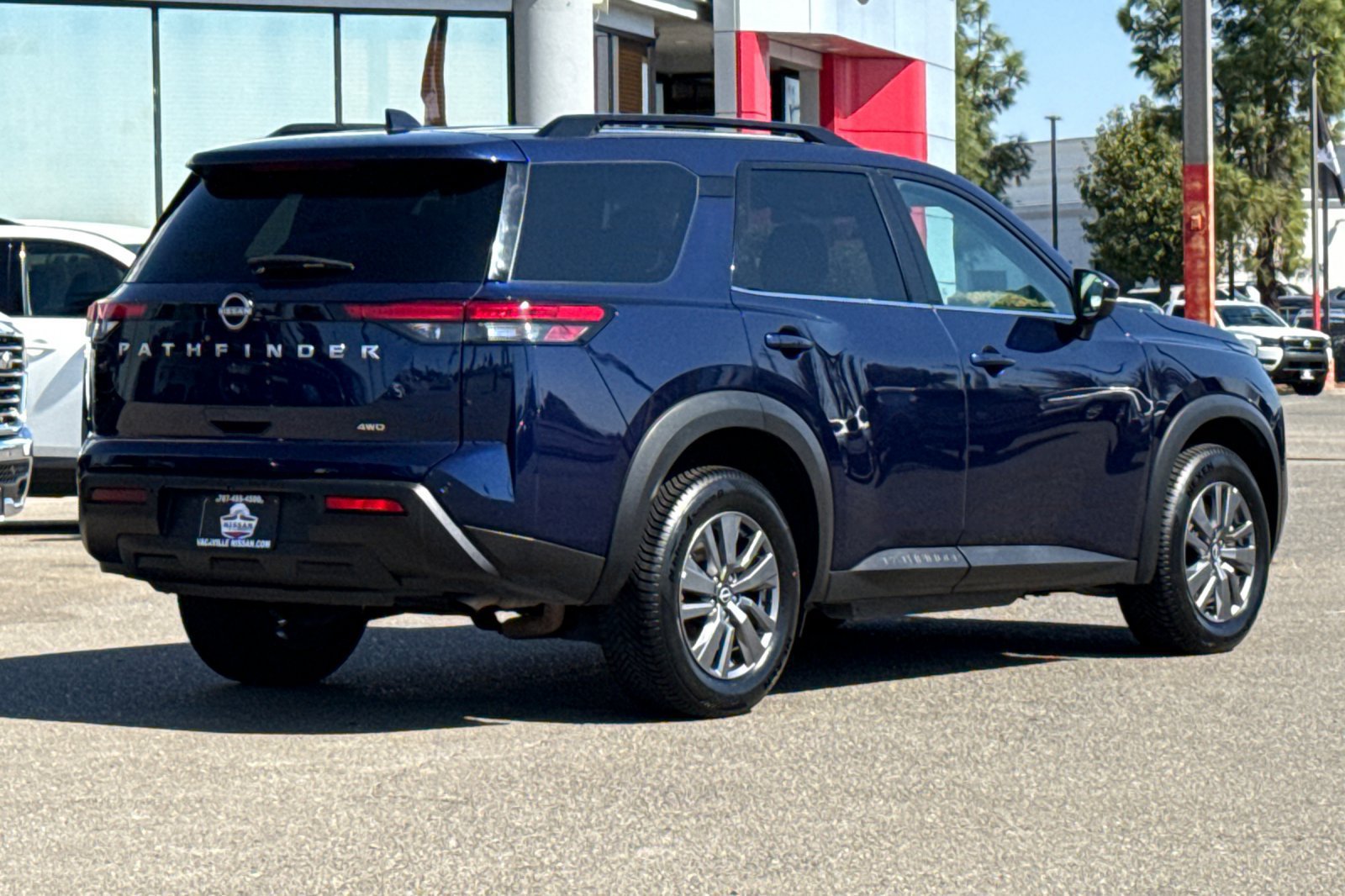 Certified 2025 Nissan Pathfinder SV AWD/4WD image 5