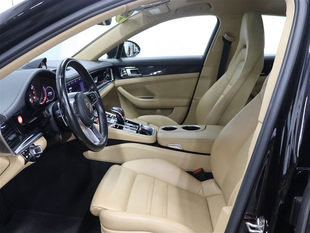 Used 2020 Porsche Panamera image 13