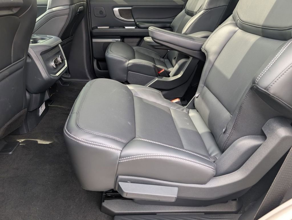 New 2025 Ford Expedition Platinum w/ Stealth Performance Package image 45