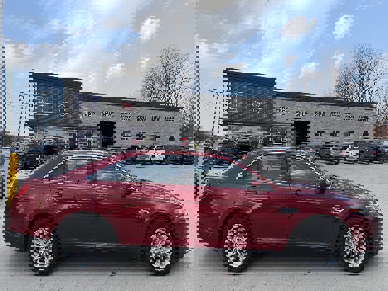 Used 2016 Ford Taurus SEL image 12