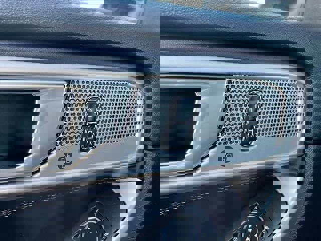 Used 2023 Ford Explorer Limited image 29