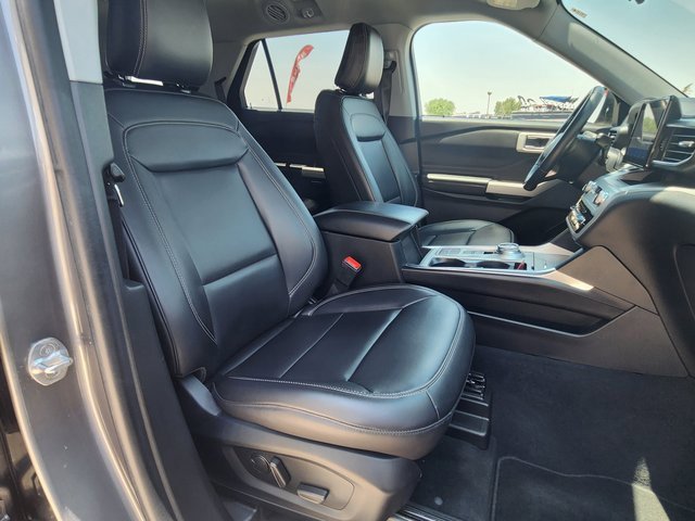 Used 2022 Ford Explorer XLT w/ Equipment Group 202A image 21