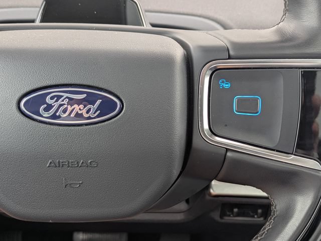 Used 2025 Ford Expedition Platinum AWD/4WD image 32