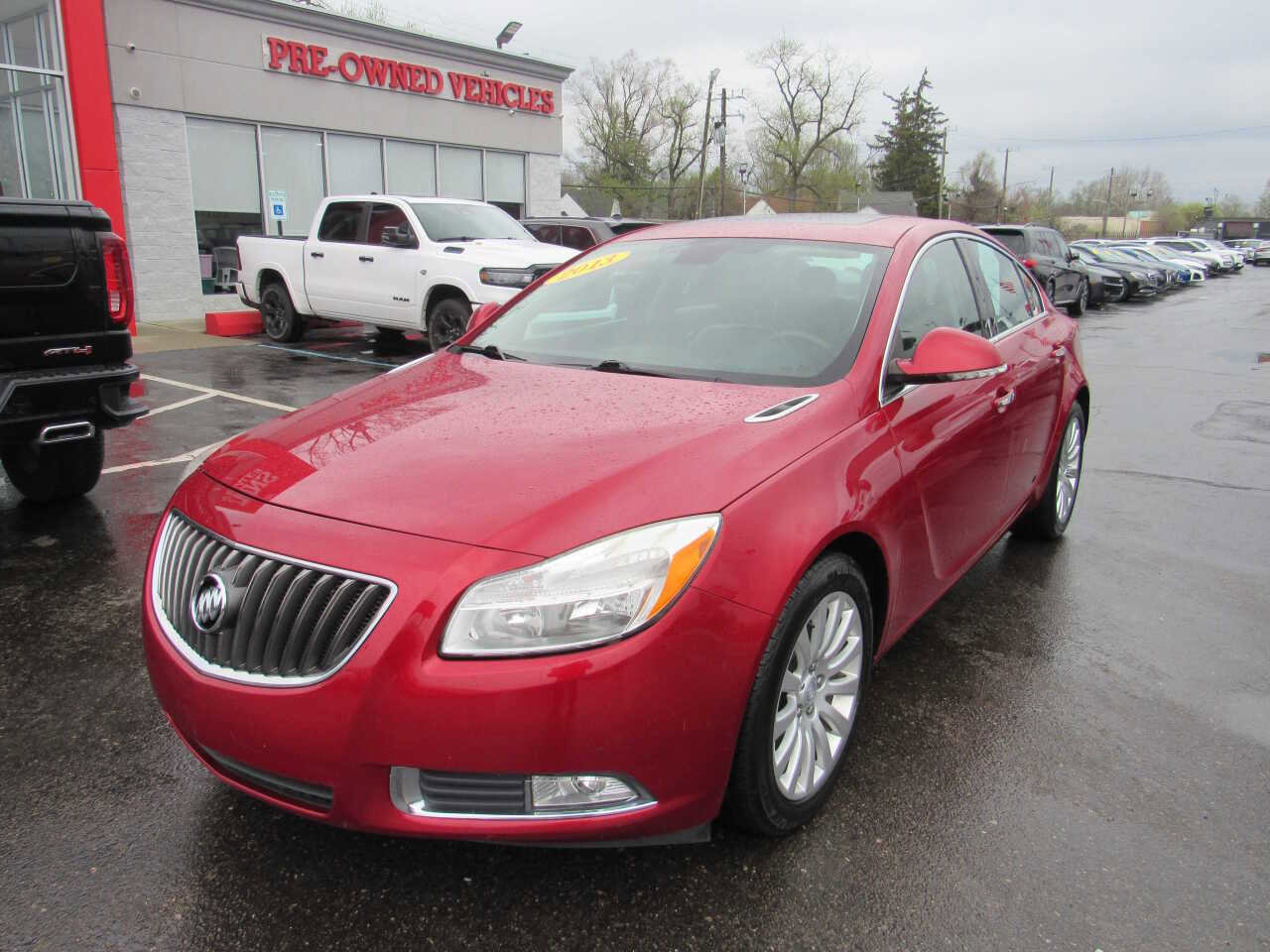 Used 2013 Buick Regal Premium image 1
