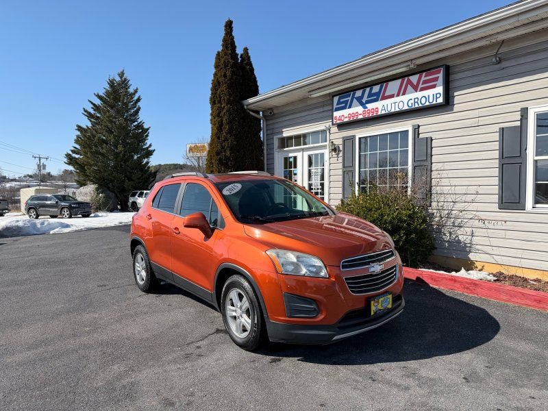 Used 2015 Chevrolet Trax LT w/ LT Sun and Sound Package image 2