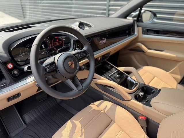 New 2025 Porsche Cayenne E-Hybrid image 4