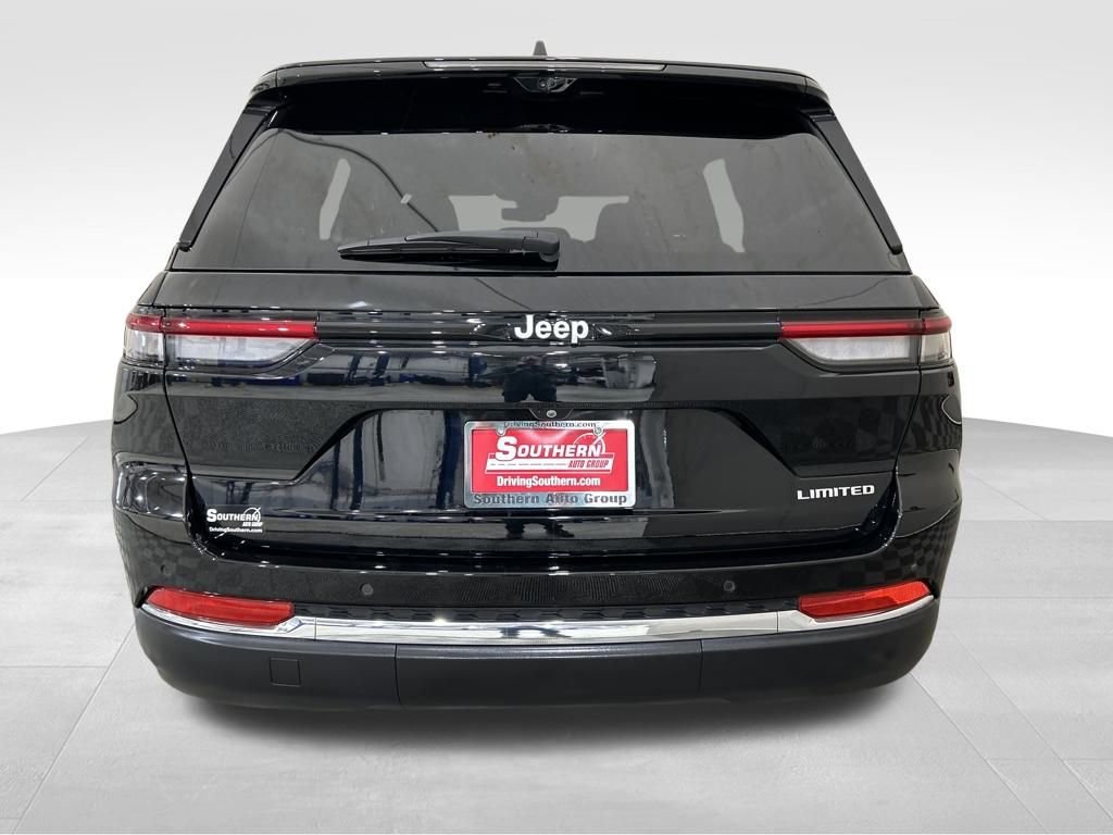 Used 2024 Jeep Grand Cherokee Limited w/ Luxury Tech Group II image 4