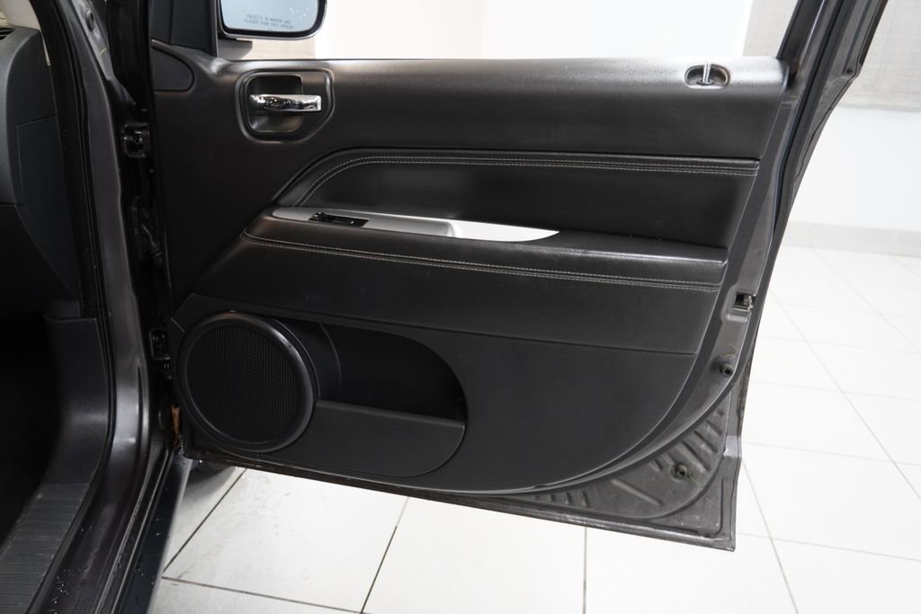 Used 2017 Jeep Compass High Altitude image 20