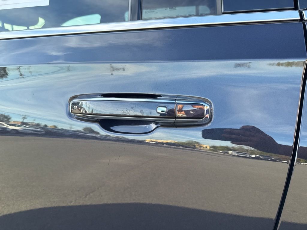 Certified 2024 GMC Yukon XL Denali image 10