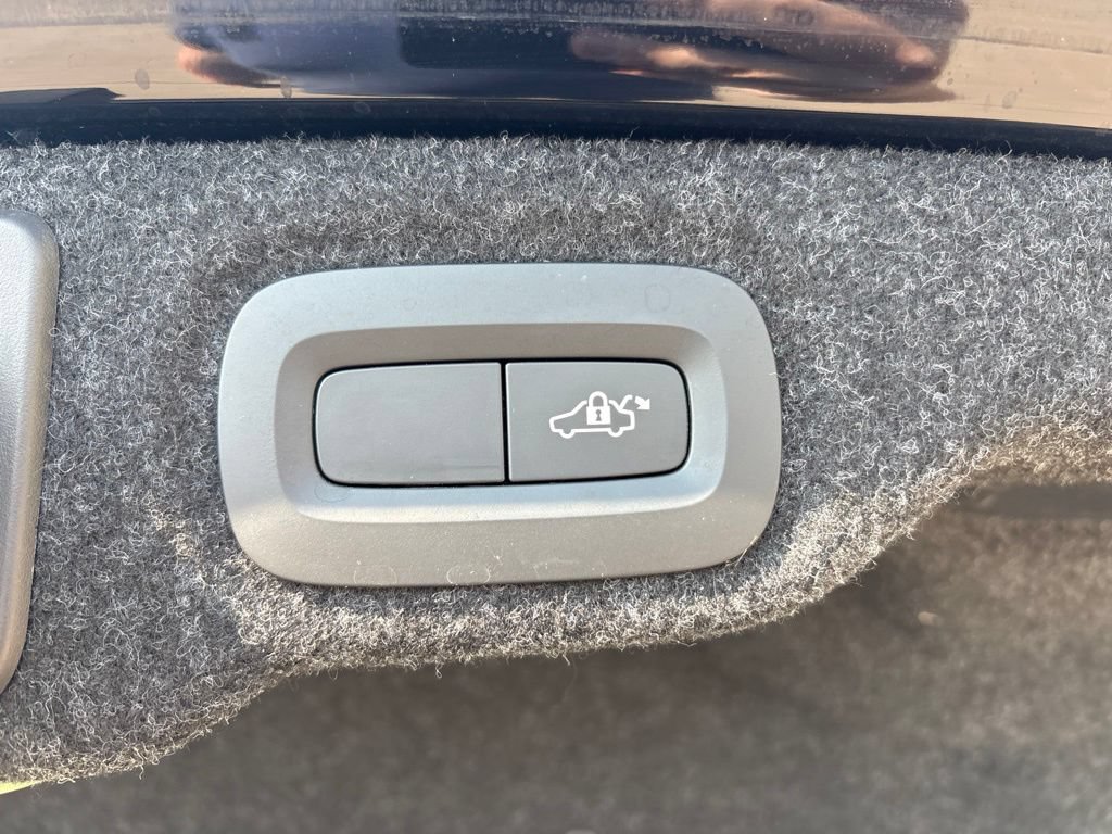 Used 2019 Volvo S60 T6 R-Design AWD/4WD image 40