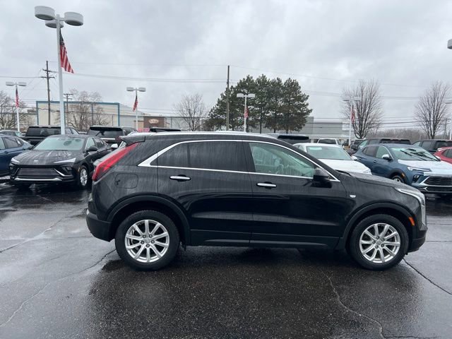 Used 2019 Cadillac XT4 Luxury w/ Cold Weather Package image 4