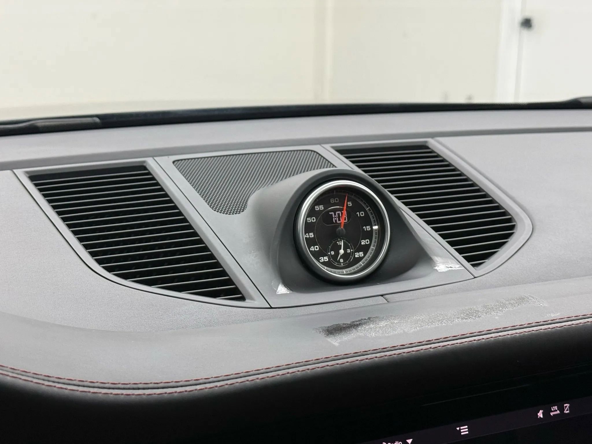 Used 2019 Porsche Macan Sport Edition image 23