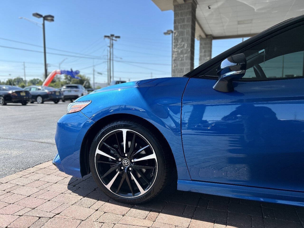 Used 2019 Toyota Camry XSE w/ Navigation Package FWD image 8