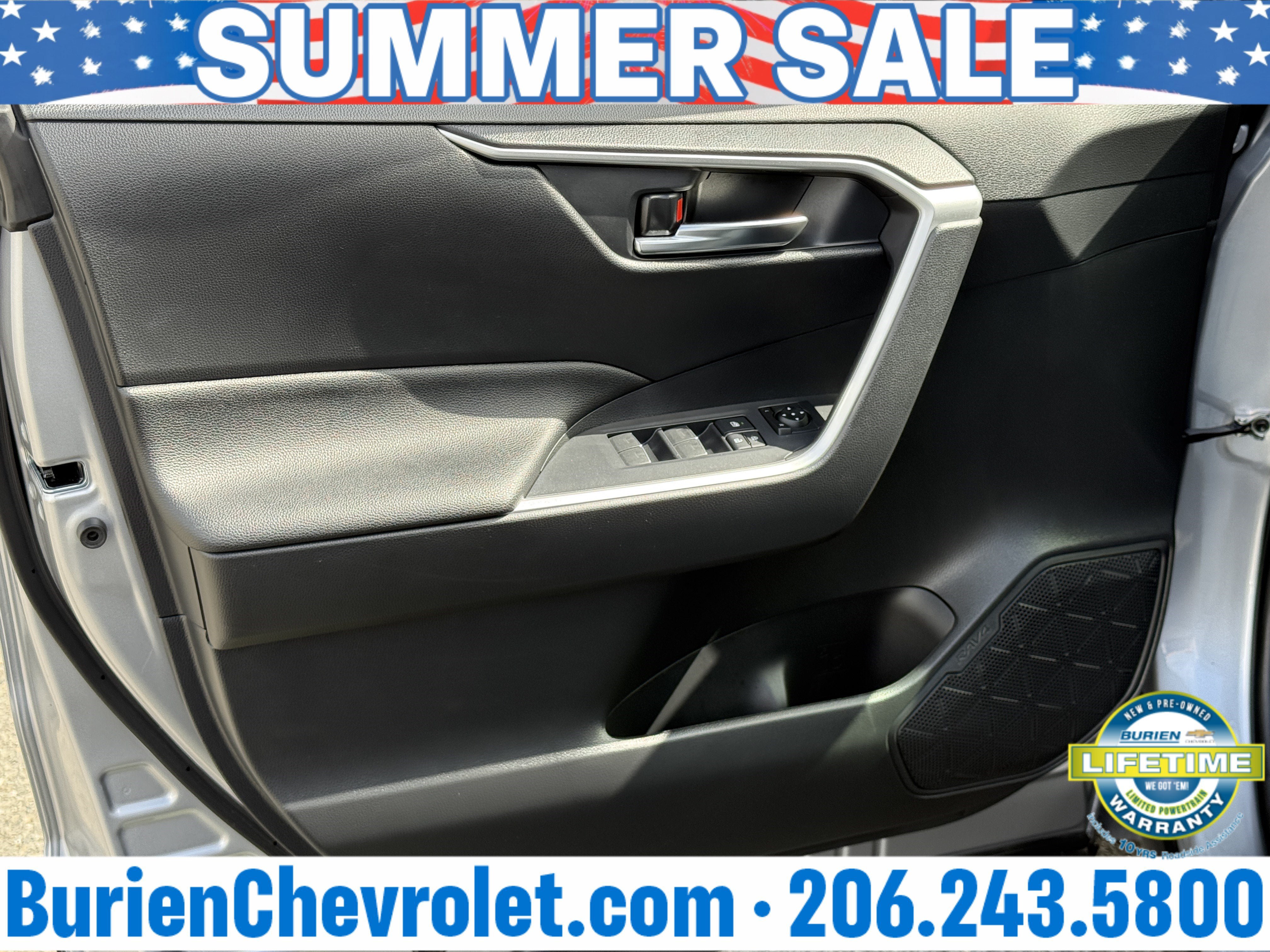 Used 2022 Toyota RAV4 SE w/ Convenience Package AWD/4WD image 9