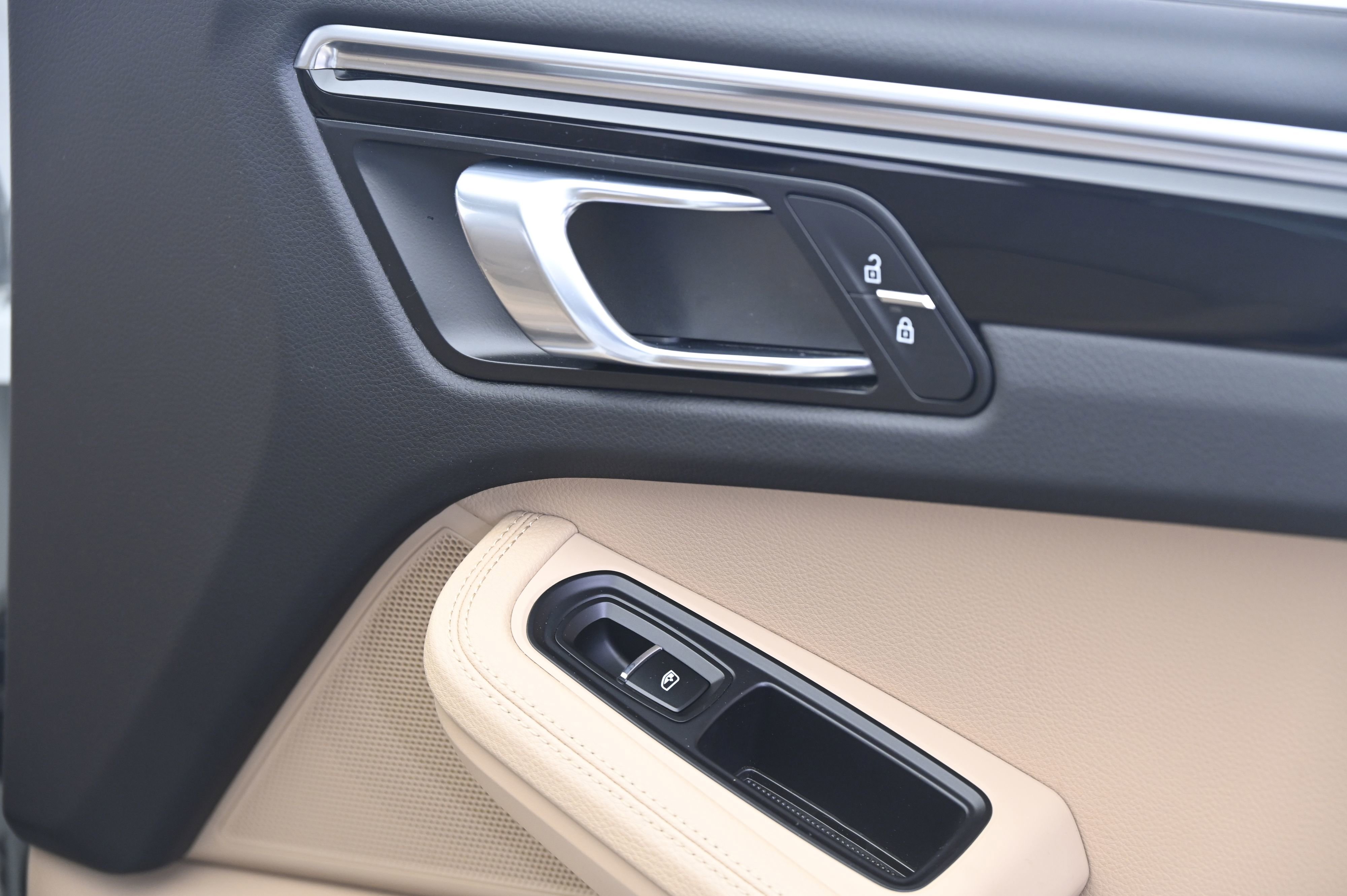 Used 2019 Porsche Macan image 21