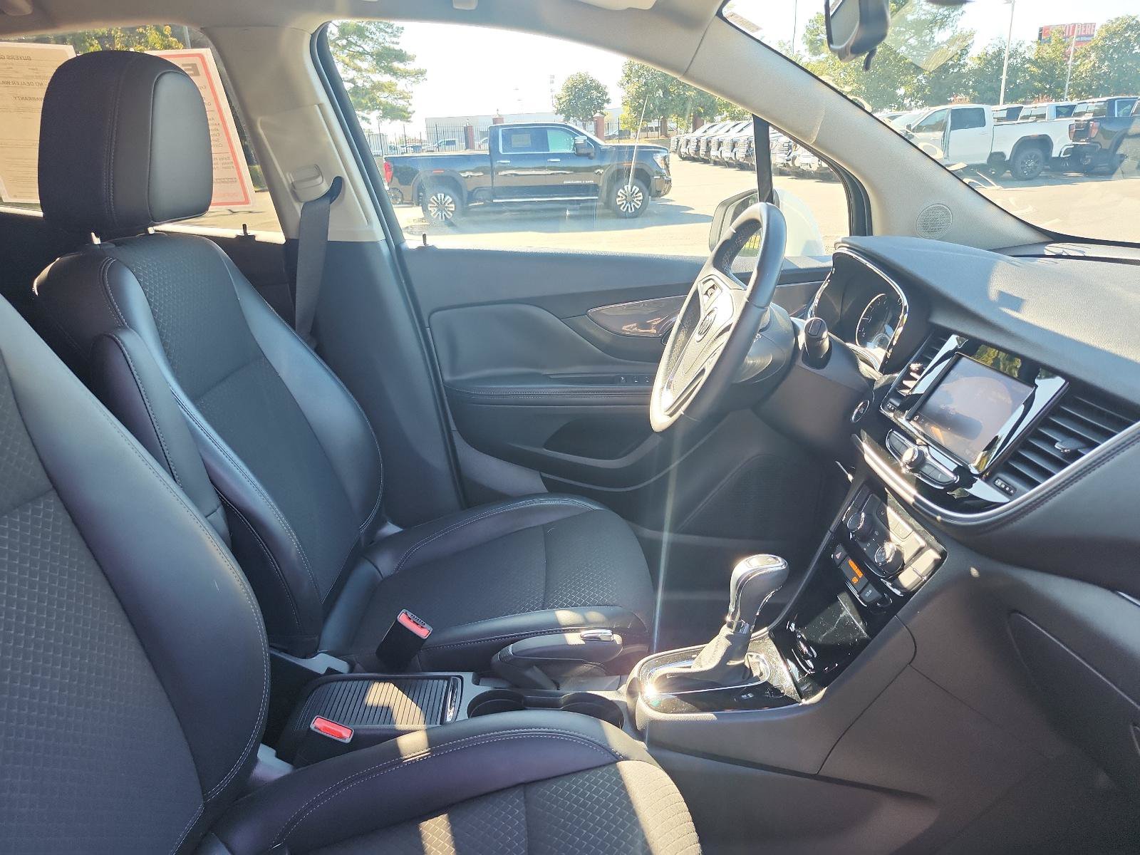 Used 2022 Buick Encore Preferred AWD/4WD image 6