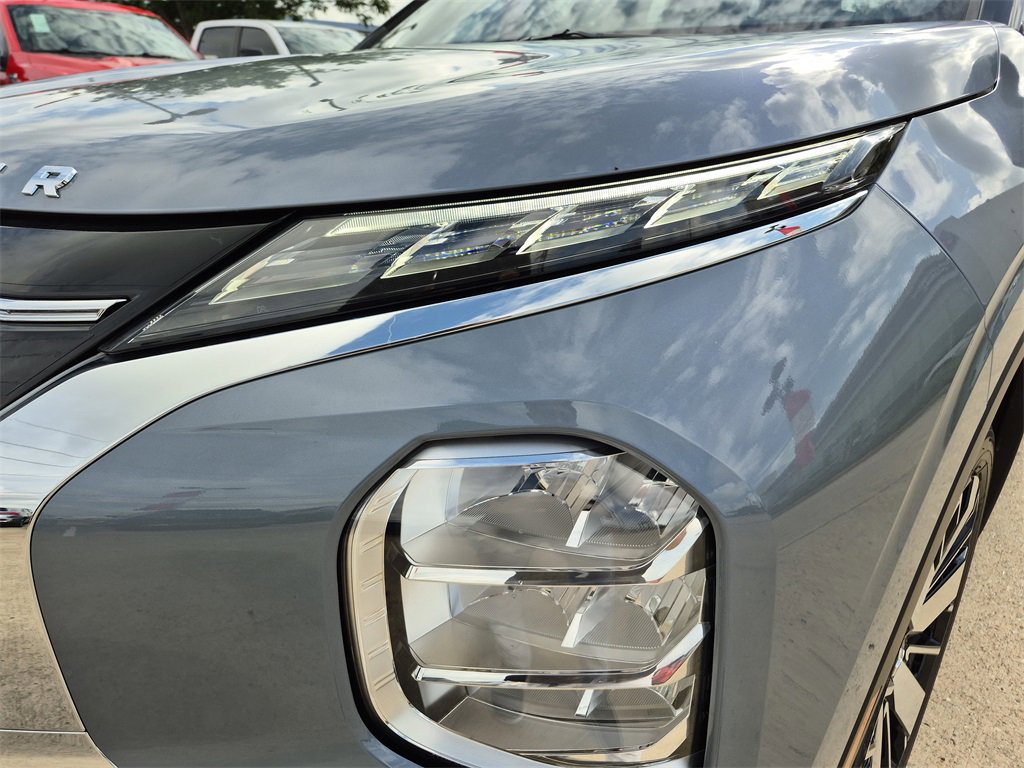 New 2025 Mitsubishi Outlander SEL image 29