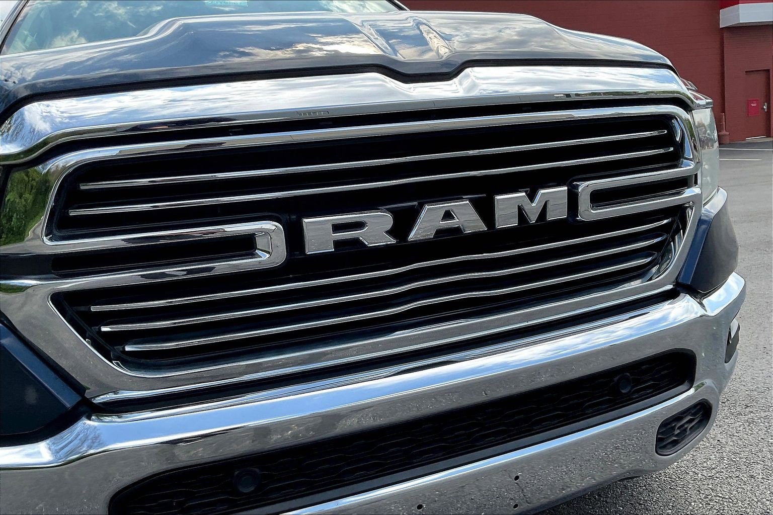 Used 2020 RAM 1500 Laramie image 32