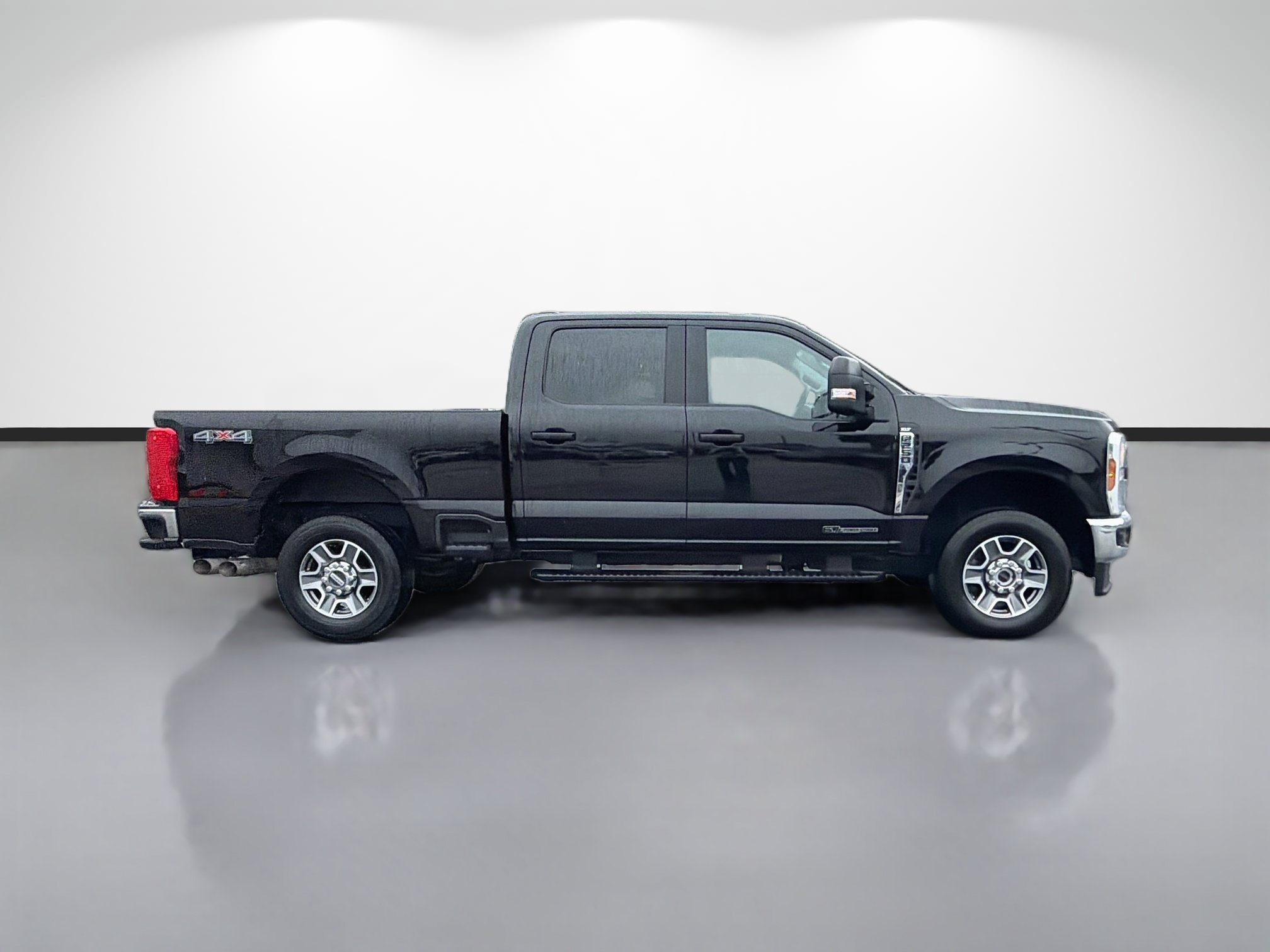 Used 2025 Ford F250 XLT AWD/4WD image 2