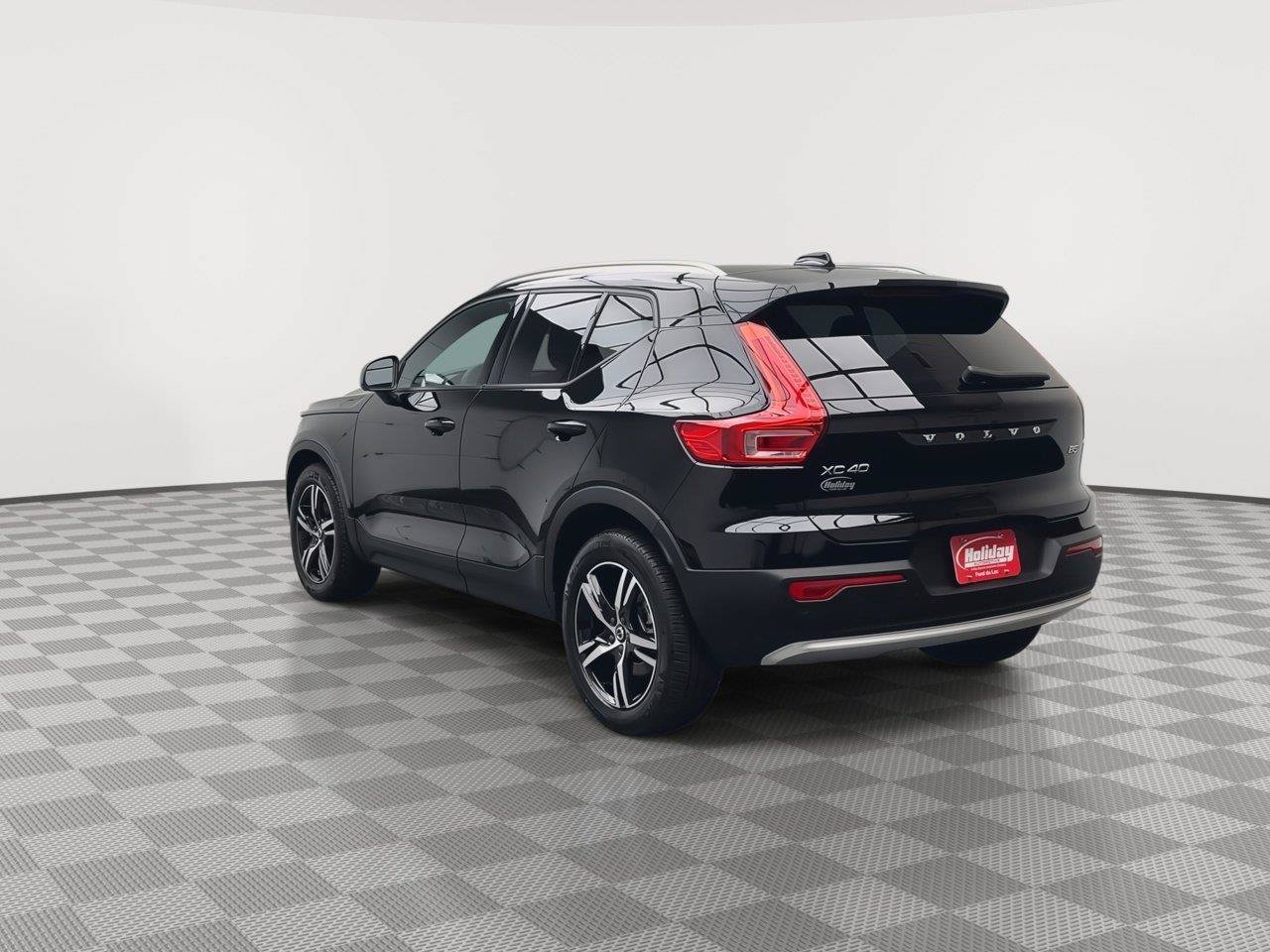 Used 2023 Volvo XC40 B5 Core AWD/4WD image 33