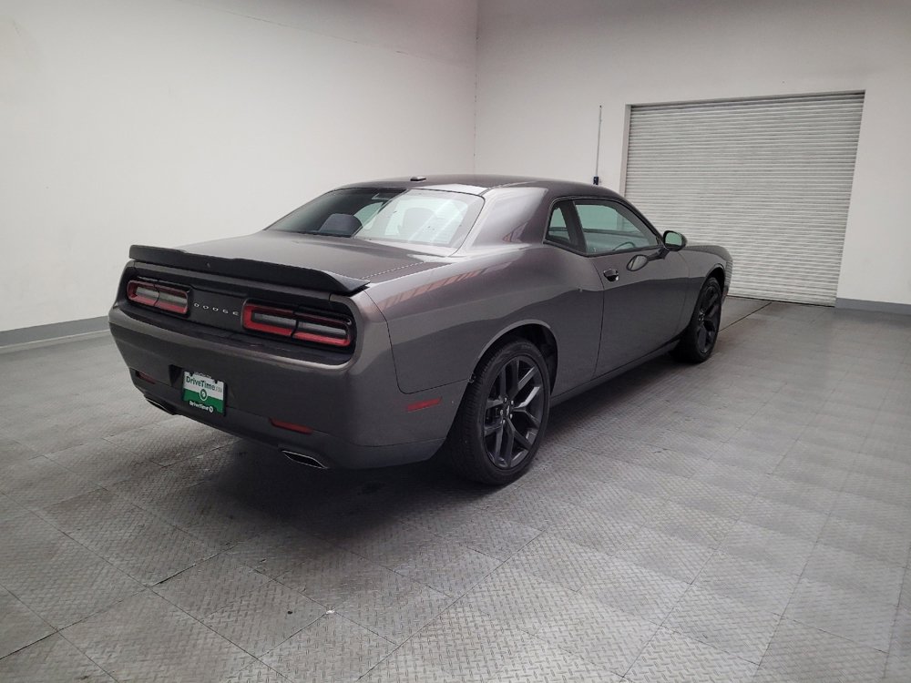 Used 2019 Dodge Challenger SXT w/ Blacktop Package RWD image 9