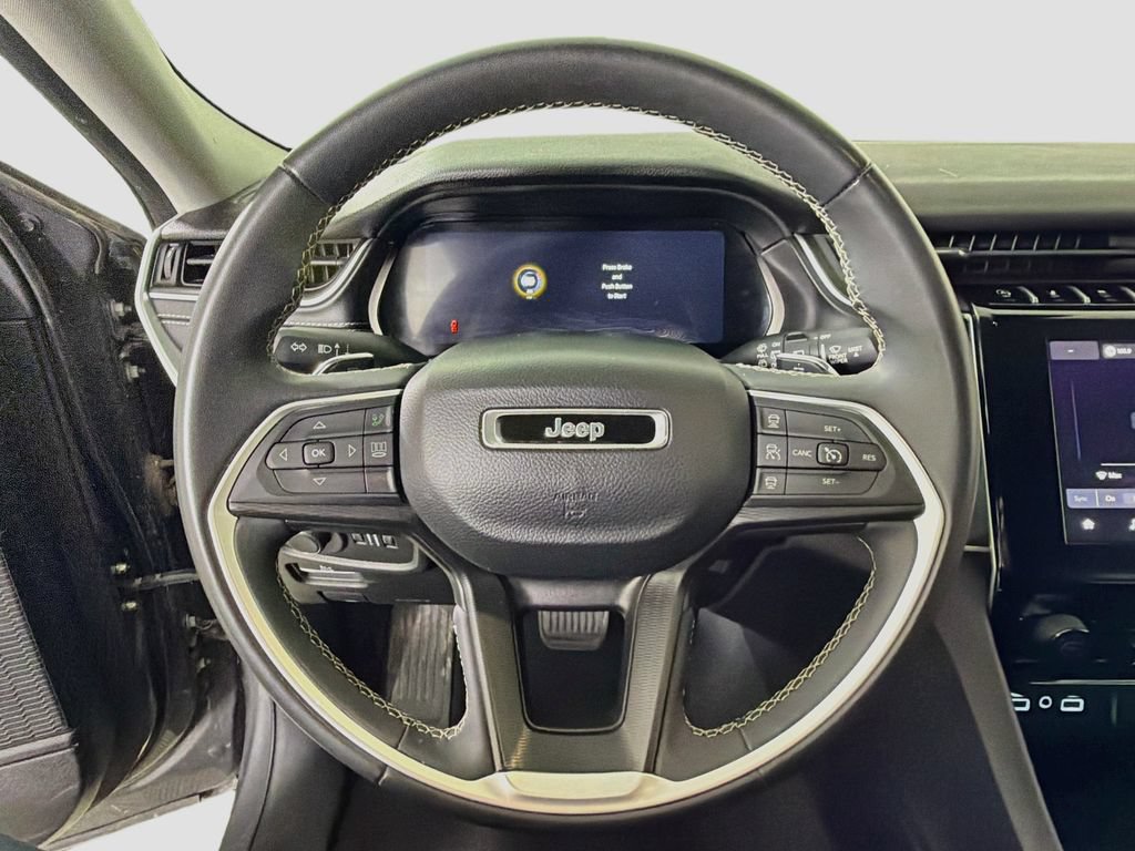 Used 2023 Jeep Grand Cherokee Laredo AWD/4WD image 15