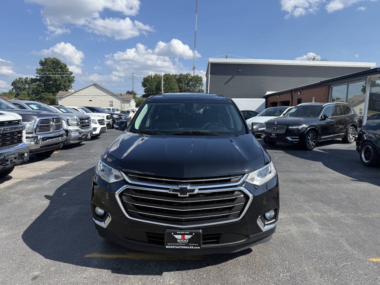 Used 2018 Chevrolet Traverse LT FWD image 2