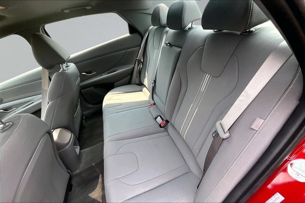 Used 2025 Hyundai Elantra SEL FWD image 24