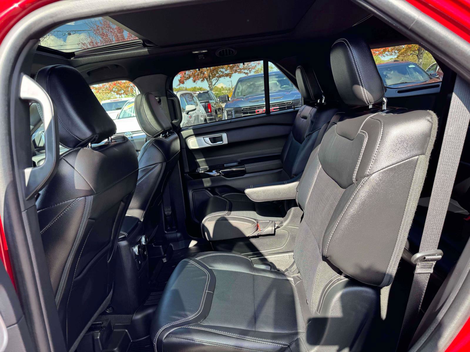 Used 2022 Ford Explorer ST w/ Equipment Group 401A image 9