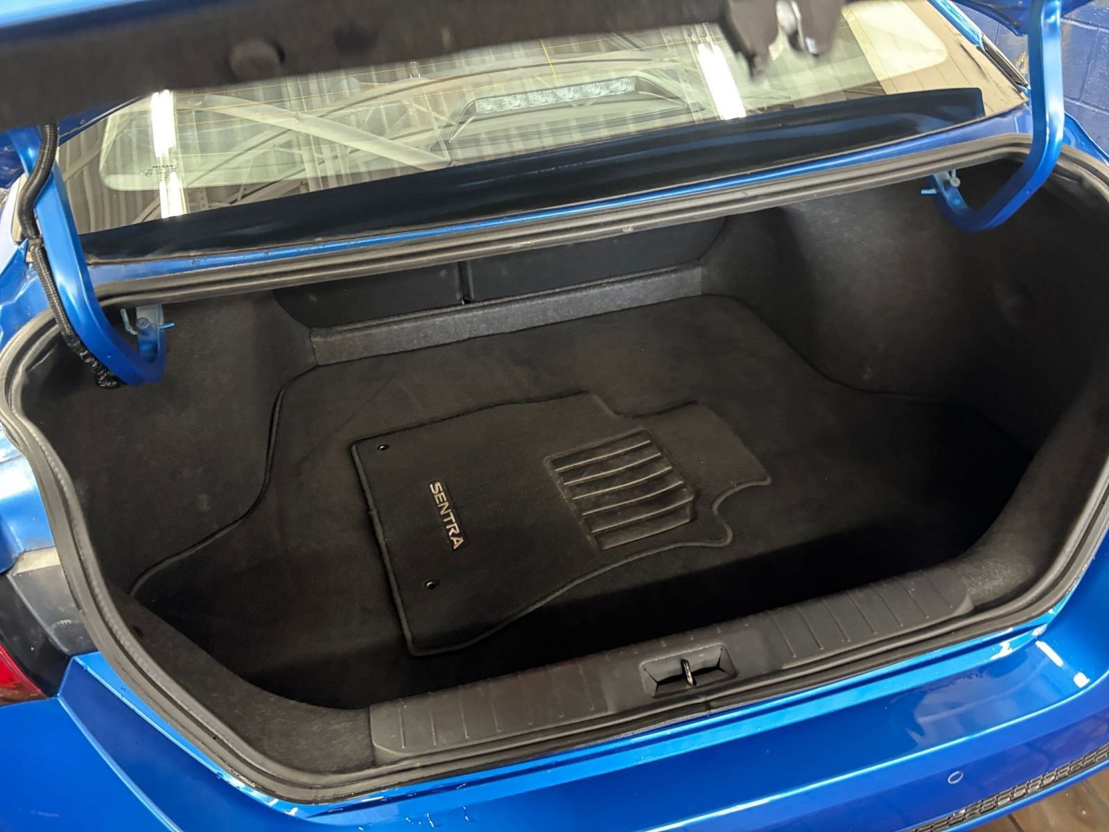 Used 2024 Nissan Sentra SV FWD image 25