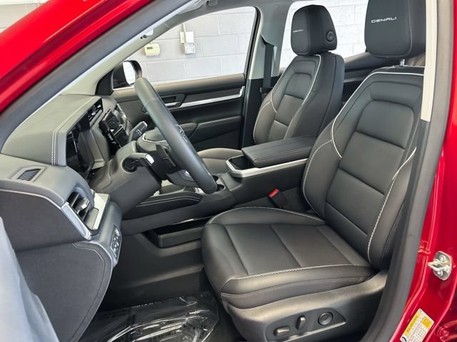 New 2026 GMC Terrain Denali w/ LPO, Black Badging Package AWD/4WD image 30