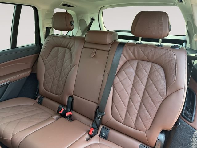 Used 2026 BMW X7 xDrive40i AWD/4WD image 13
