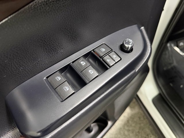 Used 2019 Toyota Highlander XLE image 24