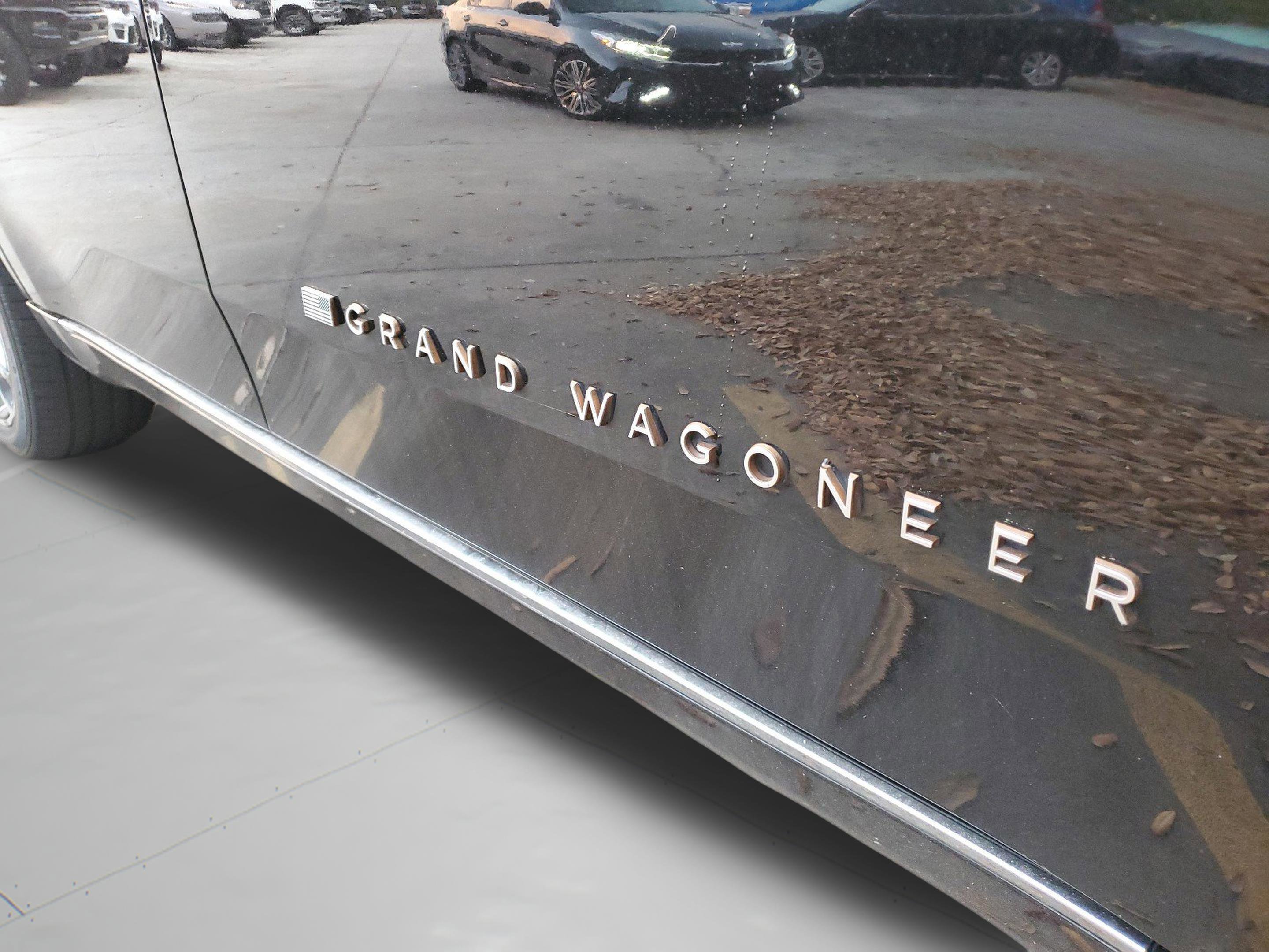 Certified 2022 Jeep Grand Wagoneer Series III w/ Rear Seat Video Group 1 image 6