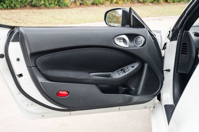 Used 2011 Nissan 370Z Touring w/ Sport Pkg image 41