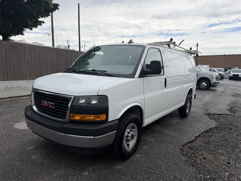 Used 2022 GMC Savana 2500 w/ Chrome Appearance Package RWD image 5