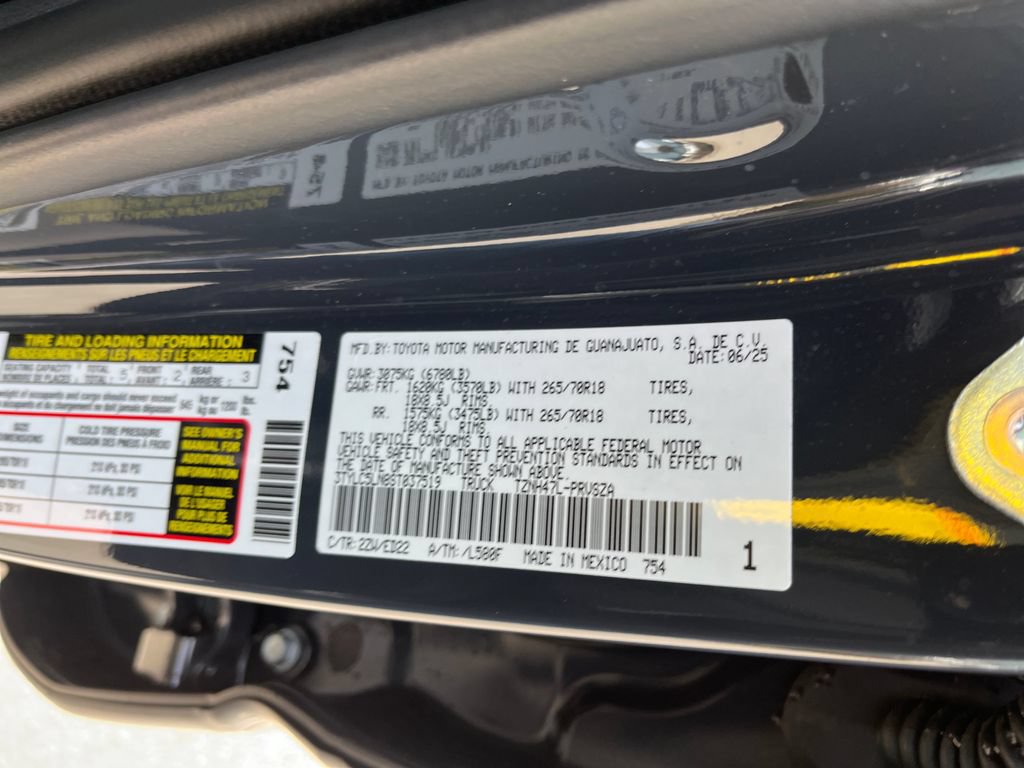 Used 2025 Toyota Tacoma TRD Pro AWD/4WD image 30