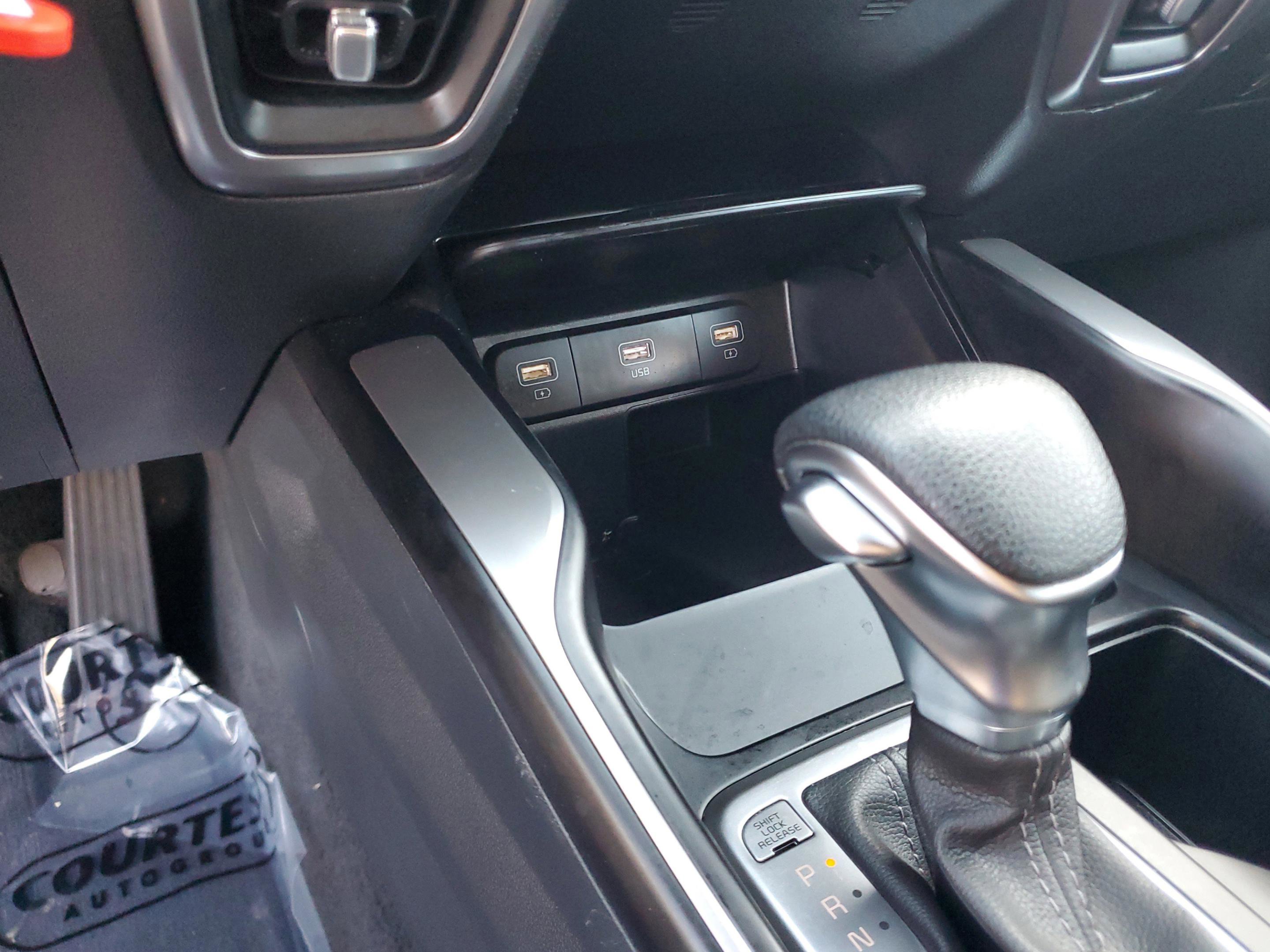 Certified 2023 Kia Sorento LX image 25