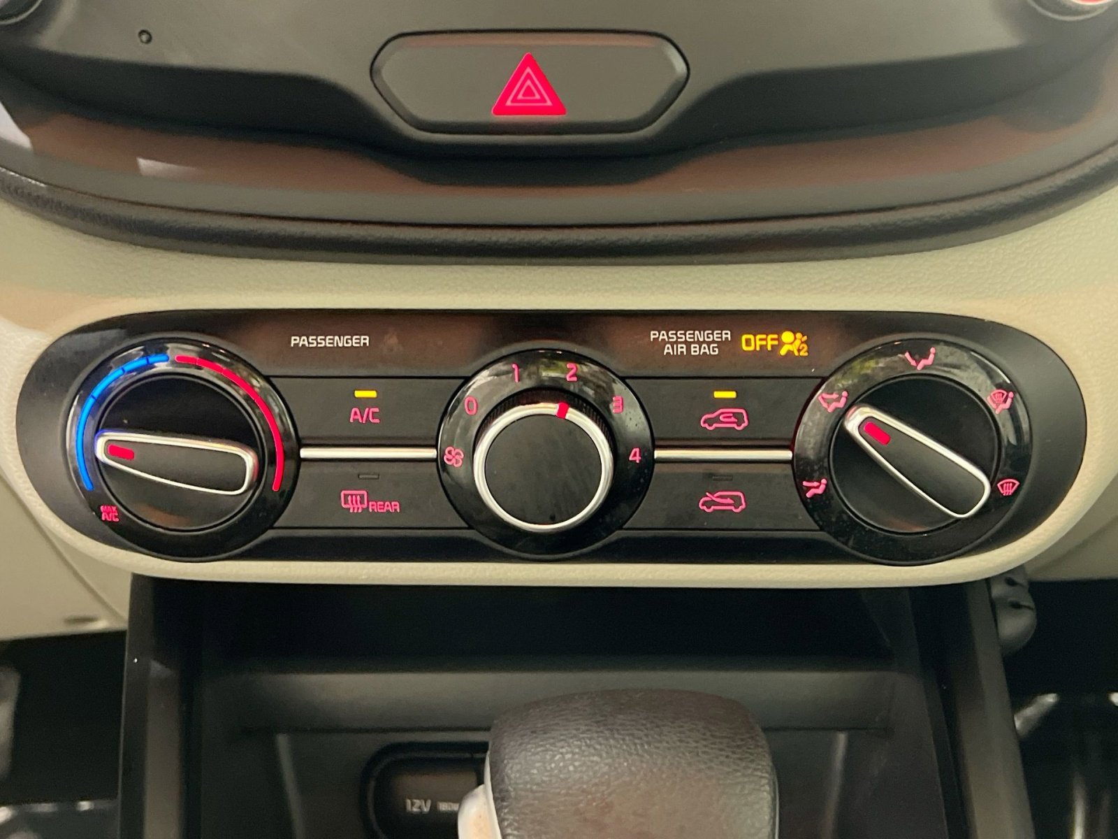 Used 2022 Kia Soul LX FWD image 17