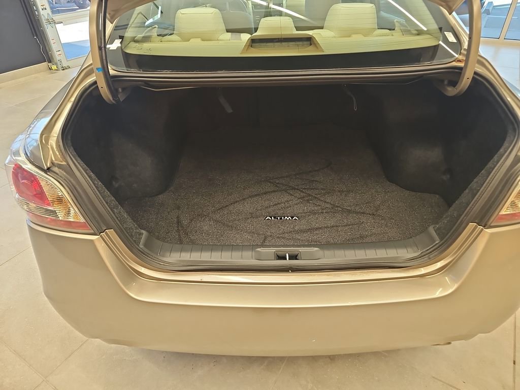 Used 2015 Nissan Altima 2.5 SV image 25