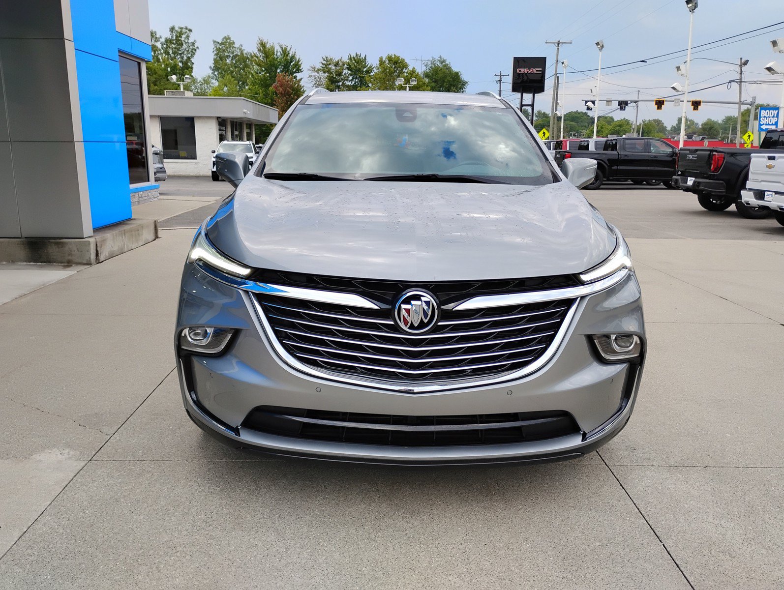Used 2023 Buick Enclave Essence AWD/4WD image 15
