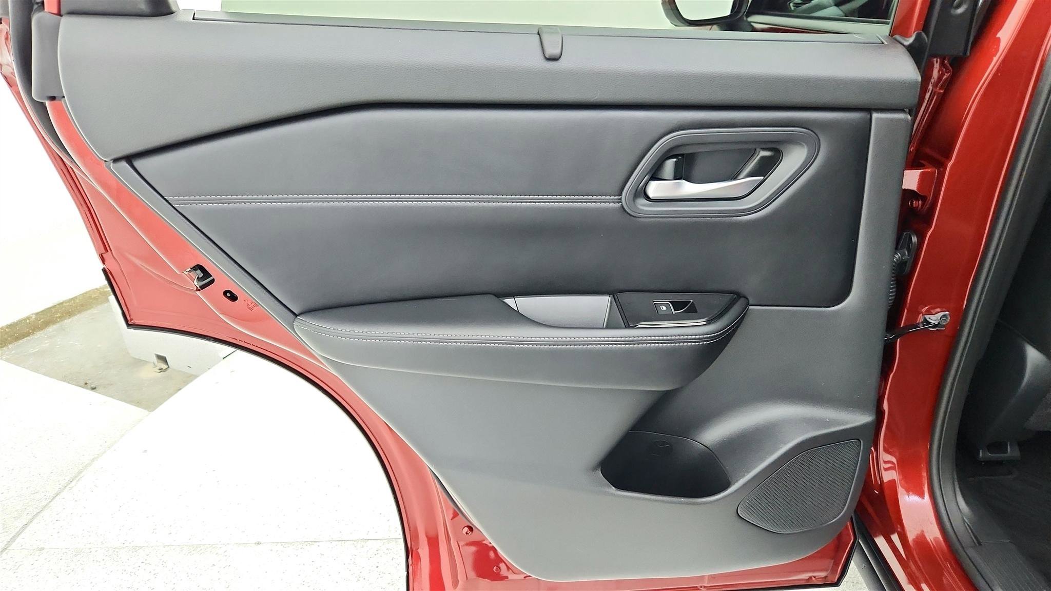 Used 2024 Nissan Rogue SL w/ SL Premium Package FWD image 39