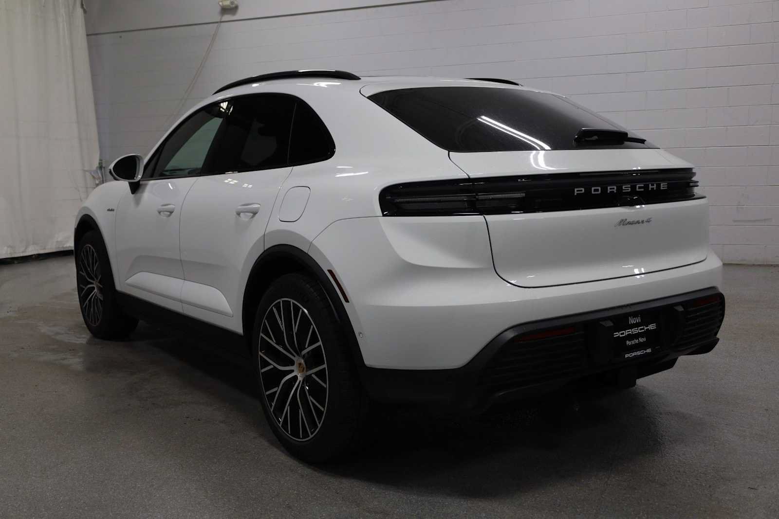 New 2026 Porsche Macan 4 Electric AWD/4WD image 3