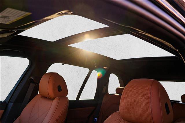 New 2026 BMW X5 xDrive50e image 11